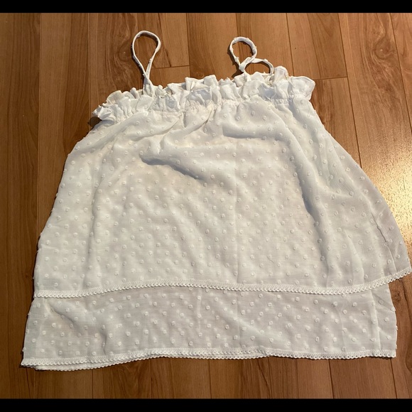 White textured tank, size small. Adjustable straps. Cute and flattering. - Picture 3 of 4